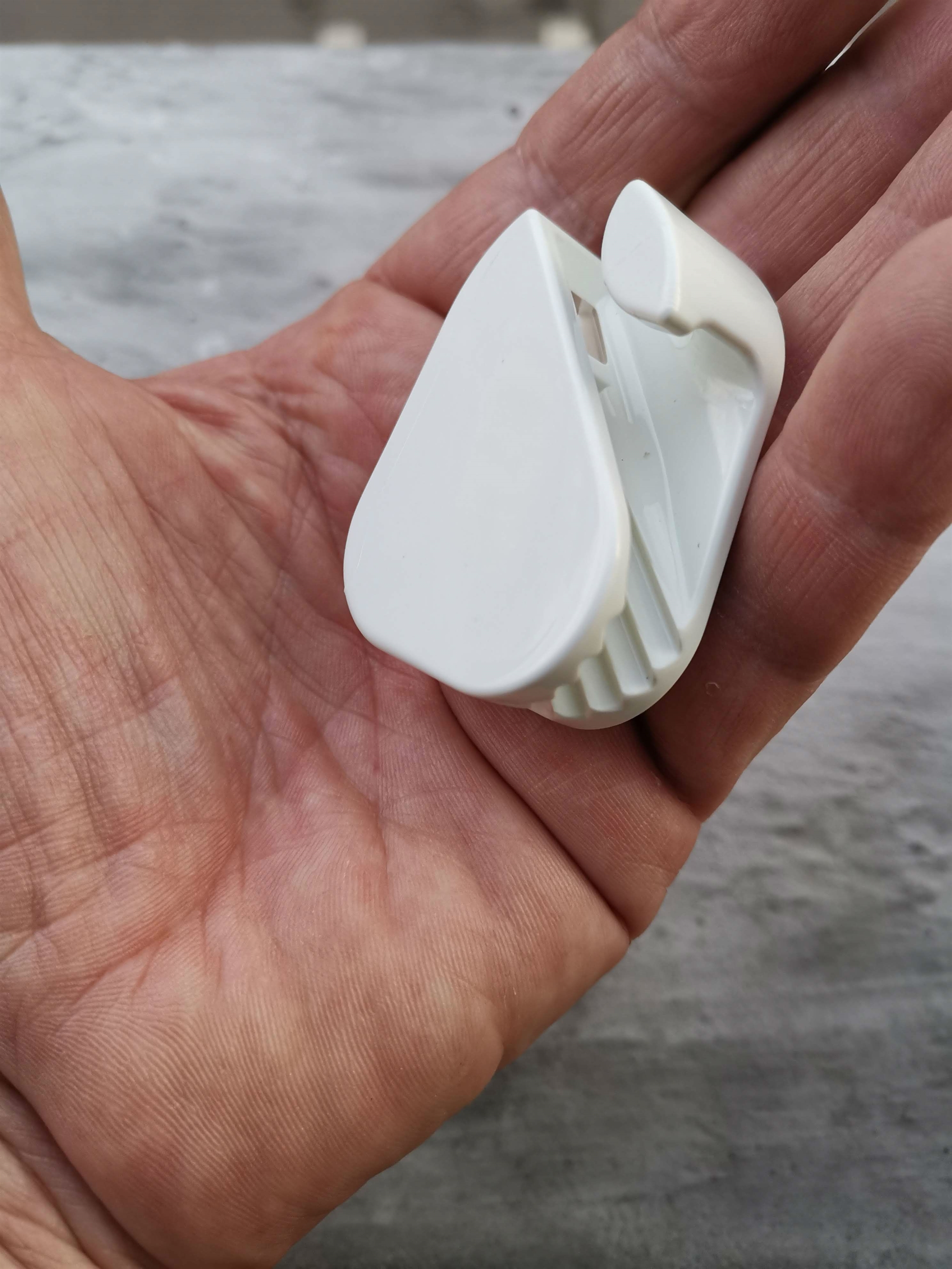 Clothesline tightener, Clamcleat CL223