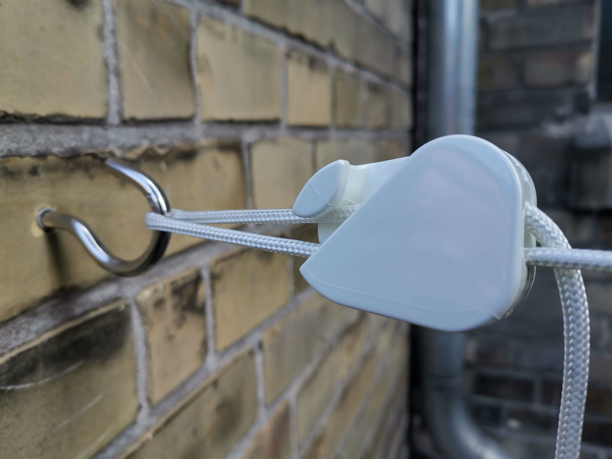 Clothesline tightener, Clamcleat CL223